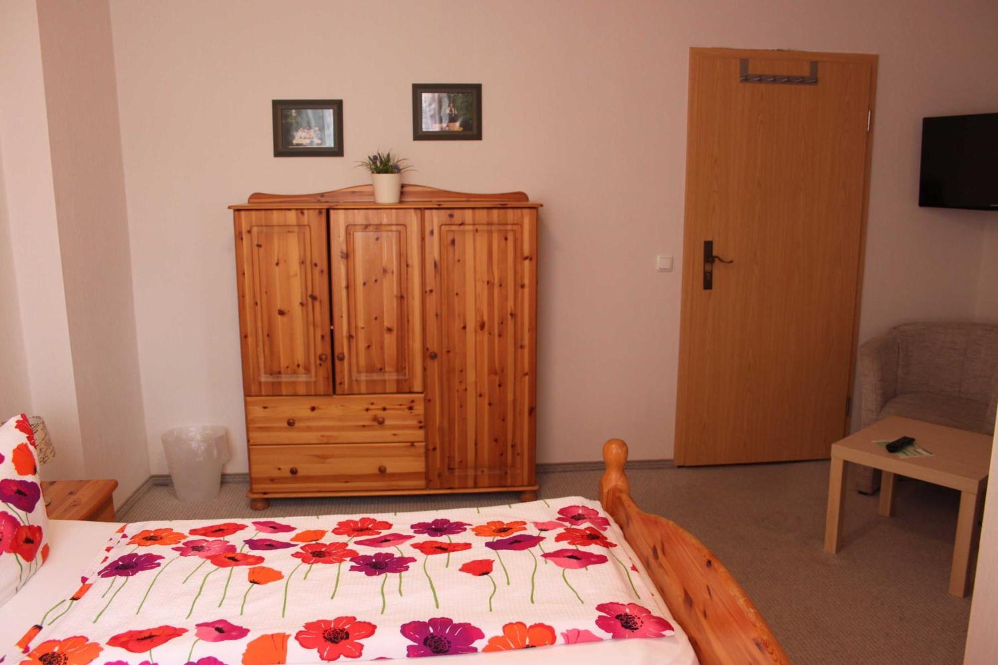 Hotel Pension Am Stadtgraben à Lübbenau Extérieur photo